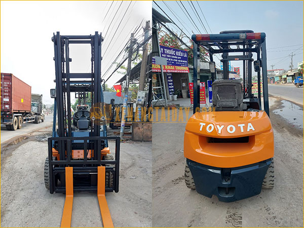 Xe nâng dầu TOYOTA 02-7FD25