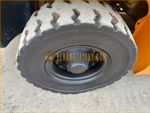 Xe nâng dầu TOYOTA 02-7FD25