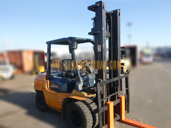 Xe nâng dầu TOYOTA 02-7FD35