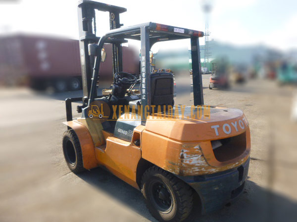 Xe nâng dầu TOYOTA 02-7FD35
