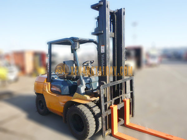 Xe nâng dầu TOYOTA 02-7FD35
