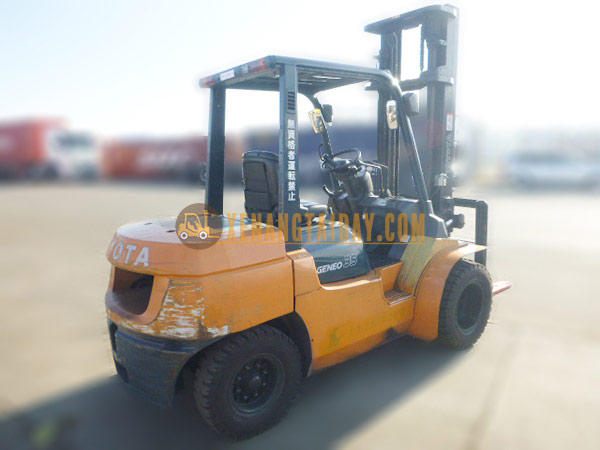 Xe nâng dầu TOYOTA 02-7FD35
