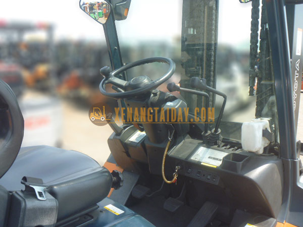 Xe nâng dầu TOYOTA 02-7FD45