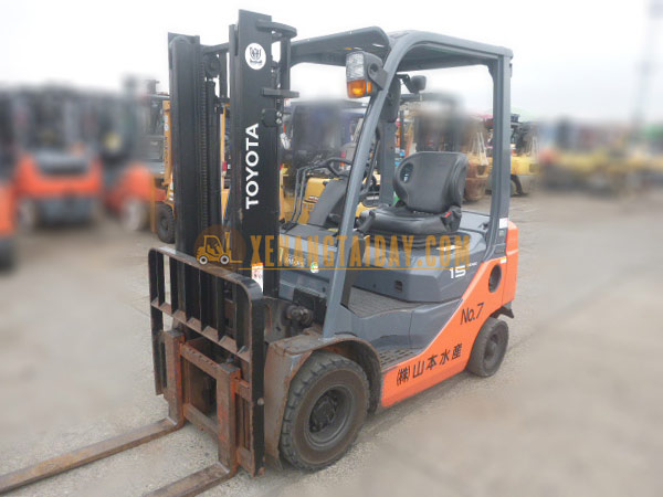 Xe nâng dầu TOYOTA 02-8FD15