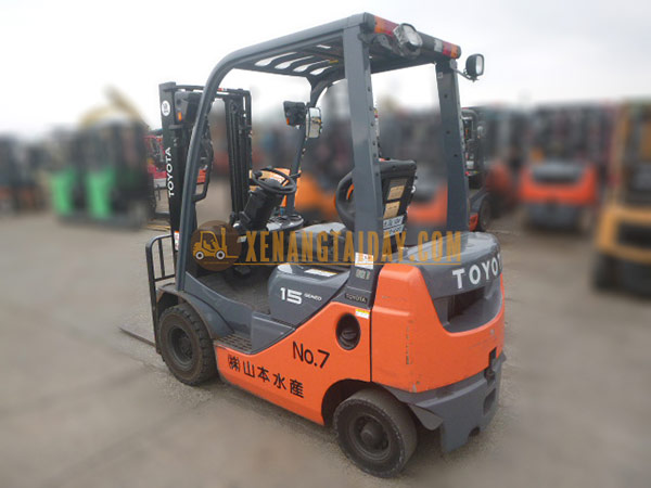 Xe nâng dầu TOYOTA 02-8FD15
