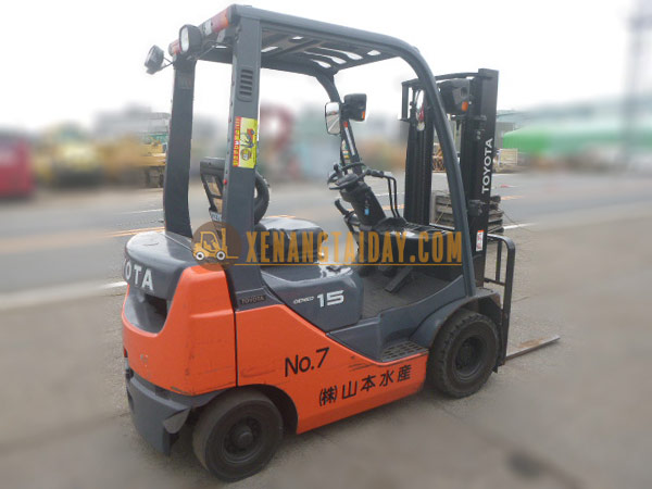 Xe nâng dầu TOYOTA 02-8FD15