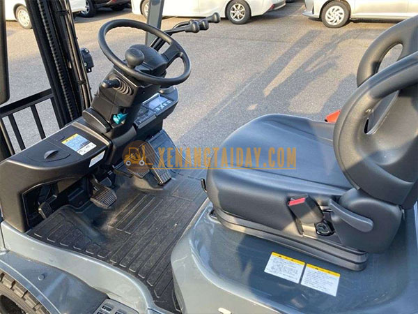 Xe nâng dầu TOYOTA 02-8FD15