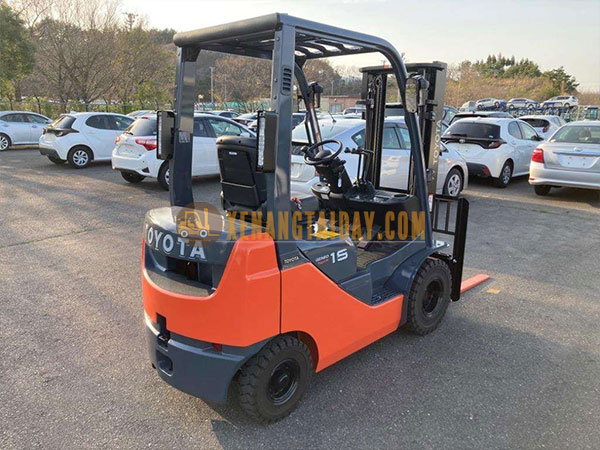 Xe nâng dầu TOYOTA 02-8FD15