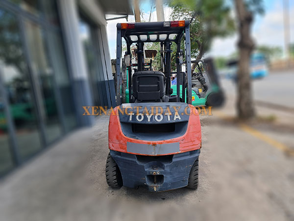 Xe nâng dầu TOYOTA 02-8FD25