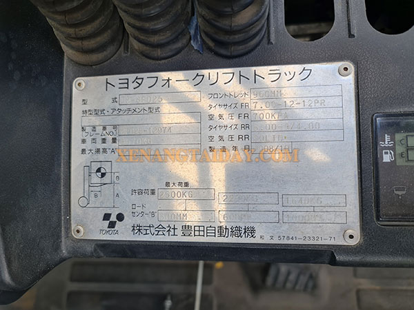 Xe nâng dầu TOYOTA 02-8FD25