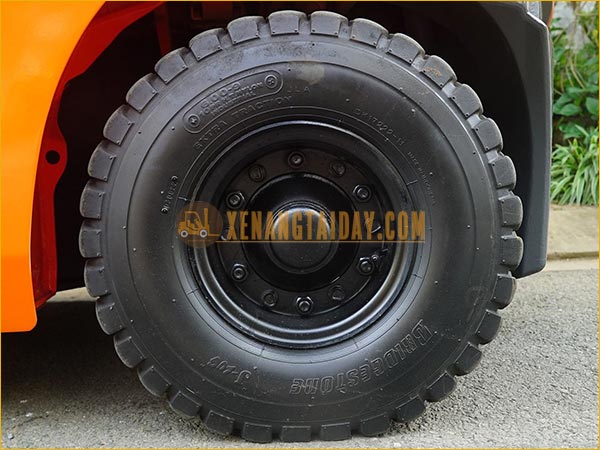 Xe nâng dầu TOYOTA 02-8FD25
