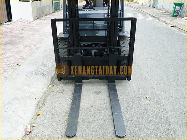 Xe nâng dầu TOYOTA 02-8FD25