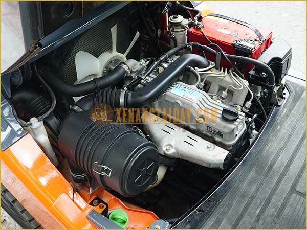 Xe nâng dầu TOYOTA 02-8FD25
