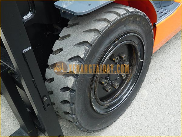 Xe nâng dầu TOYOTA 02-8FD25