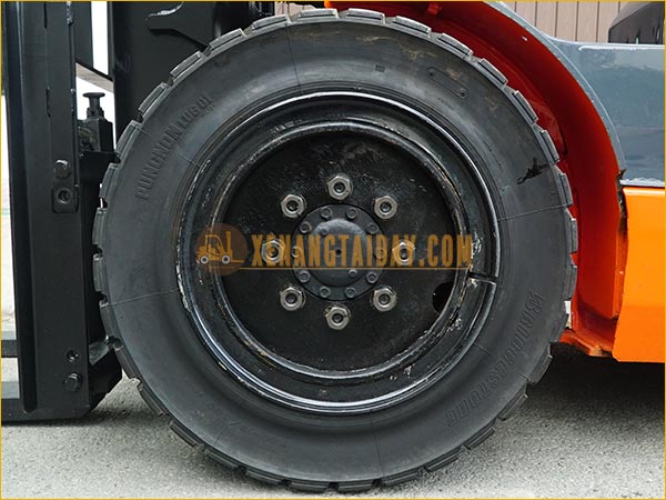 Xe nâng dầu TOYOTA 02-8FD25