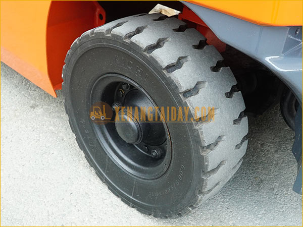 Xe nâng dầu TOYOTA 02-8FD25