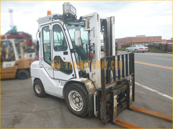 Xe nâng dầu TOYOTA 02-8FDJ35