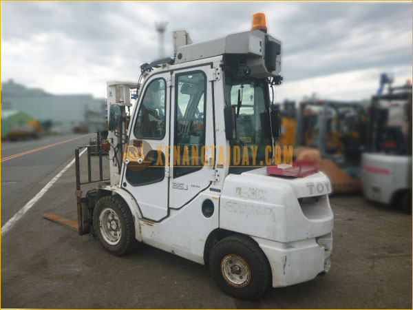 Xe nâng dầu TOYOTA 02-8FDJ35