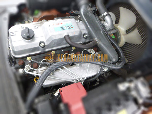 Xe nâng dầu TOYOTA 50-8FD25