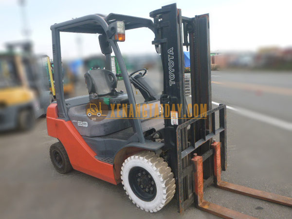 Xe nâng dầu TOYOTA 52-8FD20