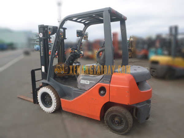 Xe nâng dầu TOYOTA 52-8FD20