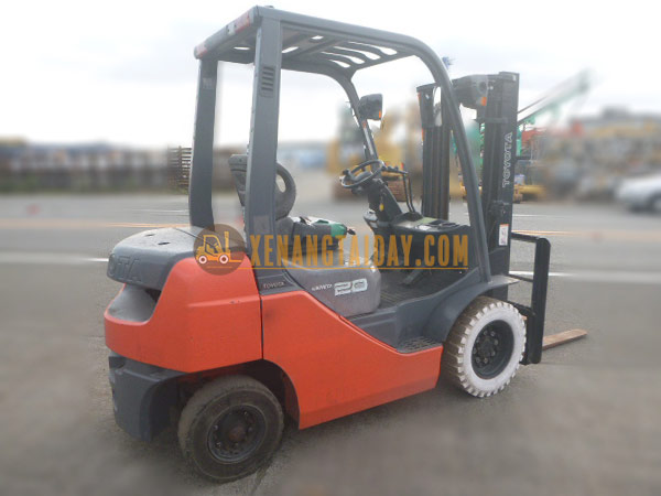 Xe nâng dầu TOYOTA 52-8FD20