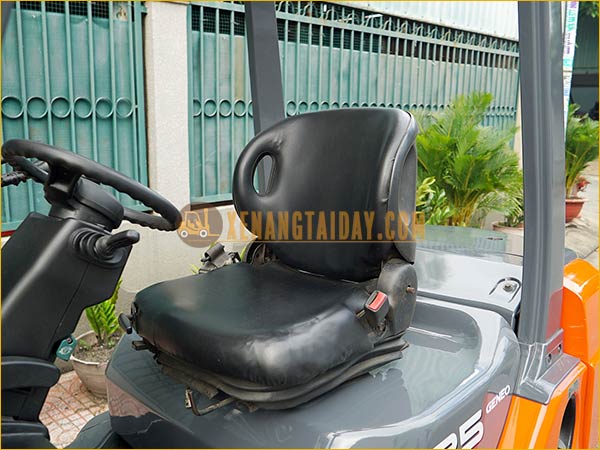 Xe nâng dầu TOYOTA 52-8FD25