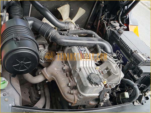 Xe nâng dầu TOYOTA 52-8FD25