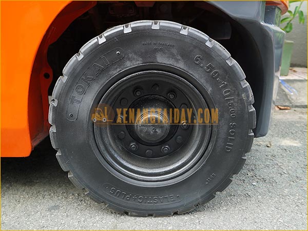 Xe nâng dầu TOYOTA 52-8FD25