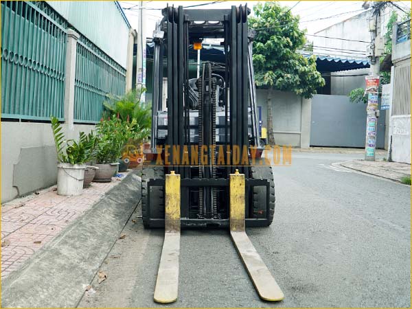 Xe nâng dầu TOYOTA 52-8FD25