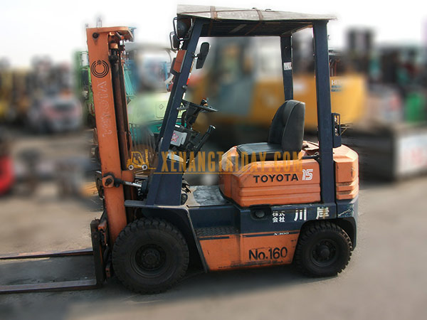 Xe nâng dầu TOYOTA 5FD15