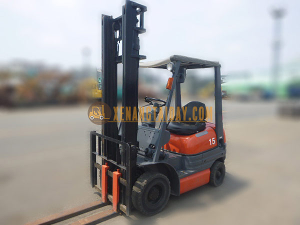 Xe nâng dầu TOYOTA 02-6FD15