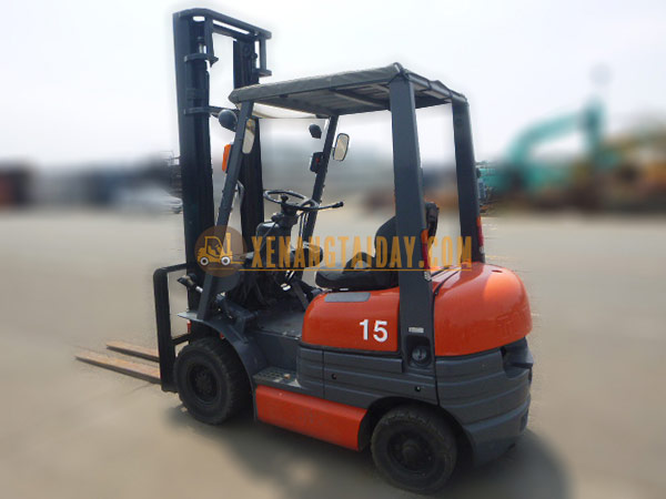 Xe nâng dầu TOYOTA 02-6FD15