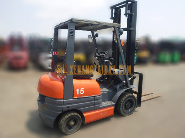 Xe nâng dầu TOYOTA 02-6FD15