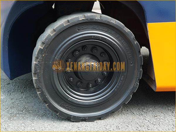 Xe nâng dầu TOYOTA 5FD15