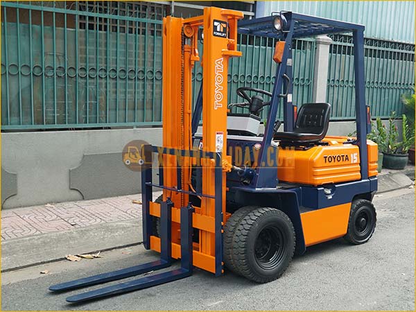 Xe nâng dầu TOYOTA 5FD15
