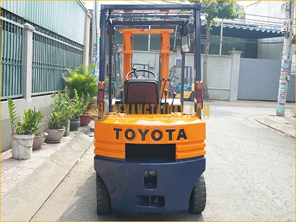 Xe nâng dầu TOYOTA 5FD15