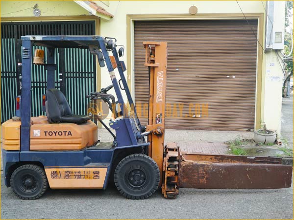 Xe nâng dầu TOYOTA 5FD18