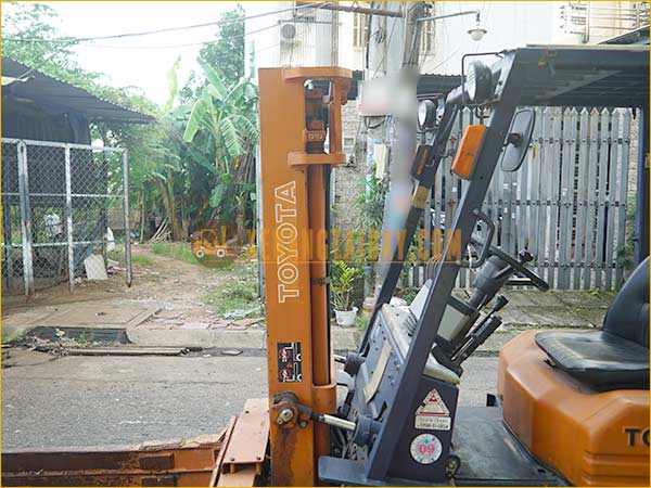 Xe nâng dầu TOYOTA 5FD18