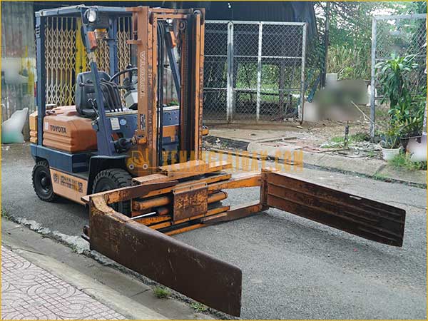 Xe nâng dầu TOYOTA 5FD18