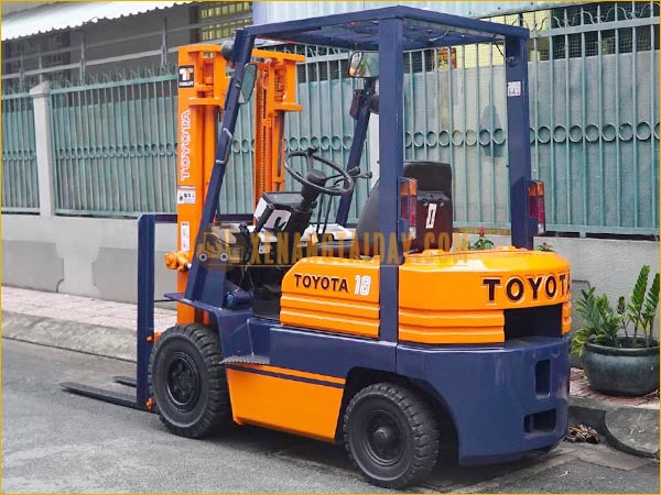 Xe nâng dầu TOYOTA 5FD18