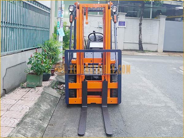 Xe nâng dầu TOYOTA 5FD18
