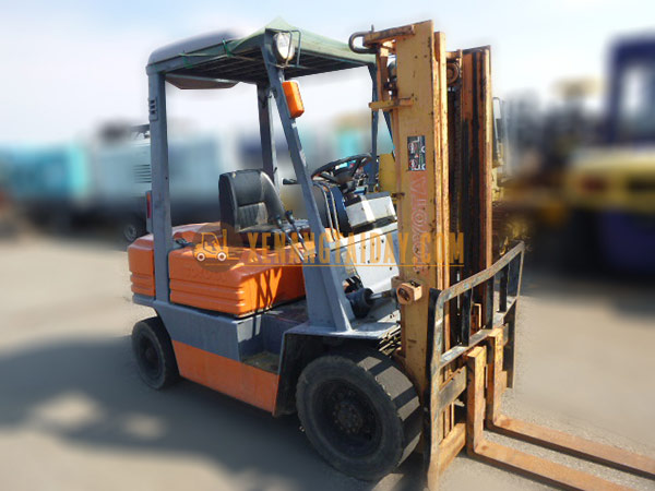Xe nâng dầu TOYOTA 5FD20