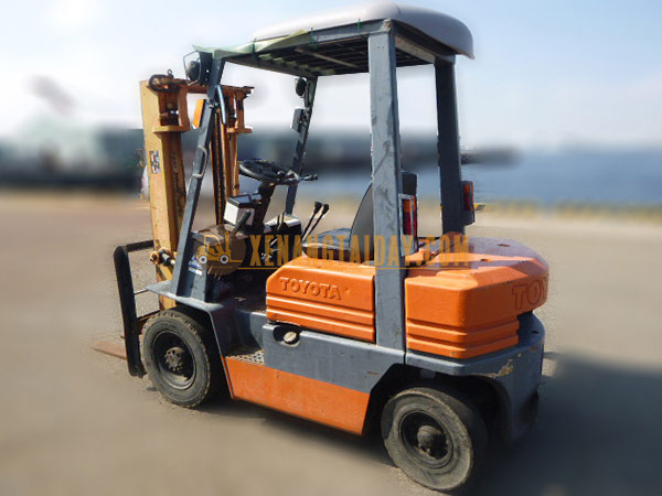 Xe nâng dầu TOYOTA 5FD20