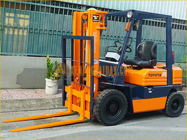 Xe nâng dầu TOYOTA 5FD20