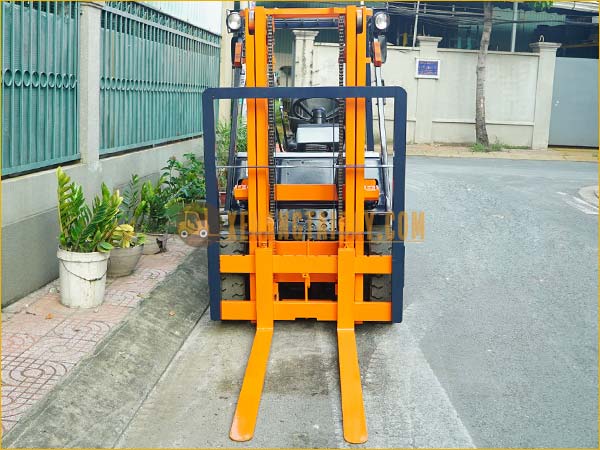 Xe nâng dầu TOYOTA 5FD20
