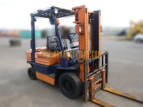Xe nâng dầu TOYOTA 5FD25