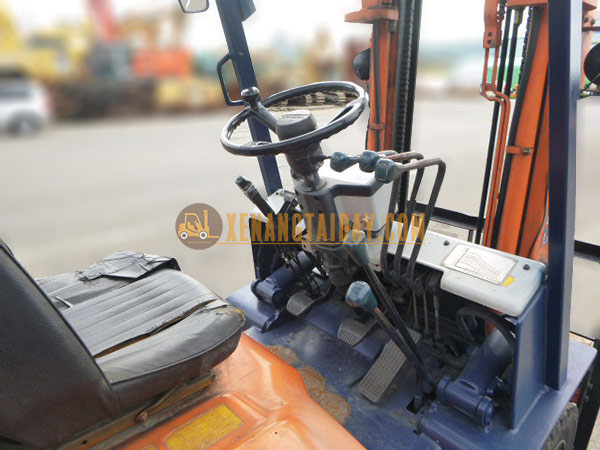 Xe nâng dầu TOYOTA 5FD25