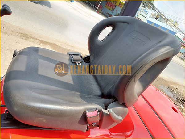 Xe nâng dầu TOYOTA 6FD25