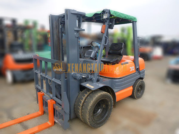 Xe nâng dầu TOYOTA 6FD30